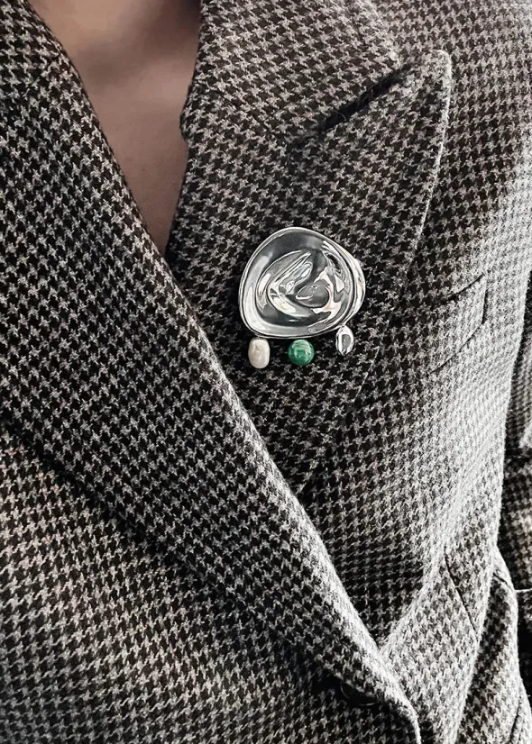 De La Mer Broach fra Hein Studio