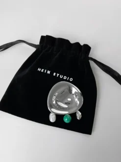 De La Mer Broach fra Hein Studio