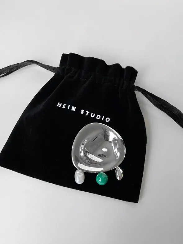De La Mer Broach fra Hein Studio