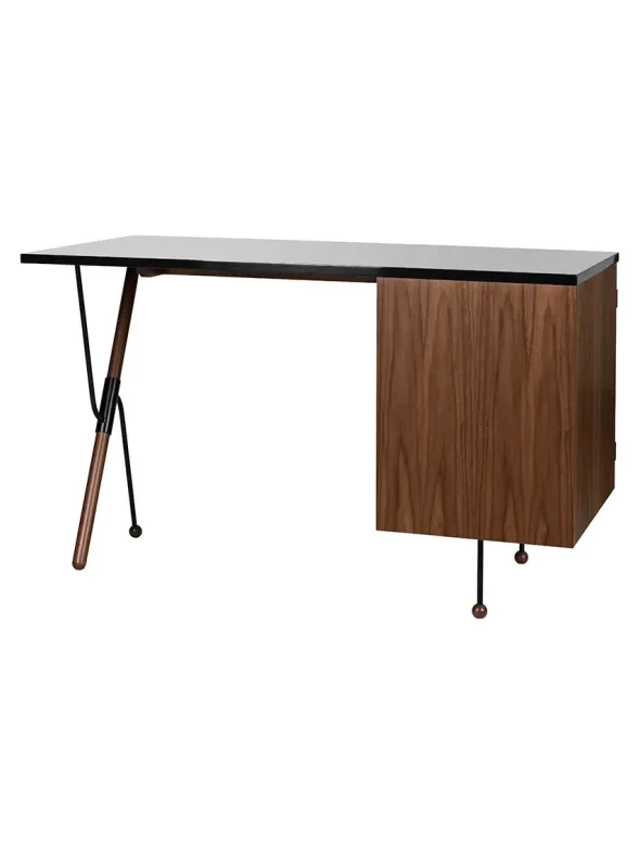 62 Desk fra GUBI