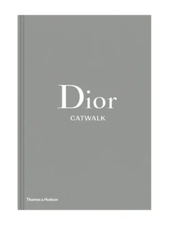 Dior Catwalk bog fra New Mags
