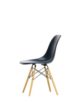 Eames Fiberglass Chair DSW, lys ahorn fra Vitra