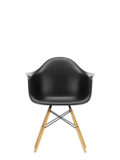 Eames Plastic Armchair DAW, ahorntræ fra Vitra