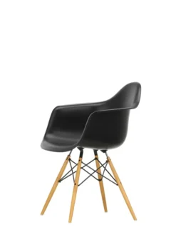 Eames Plastic Armchair DAW, ahorntræ fra Vitra