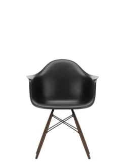 Eames Plastic Armchair DAW, mørkbejdset ahorntræ fra Vitra