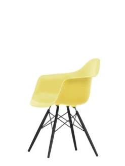 Eames Plastic Armchair DAW, sortlakeret ahorntræ fra Vitra