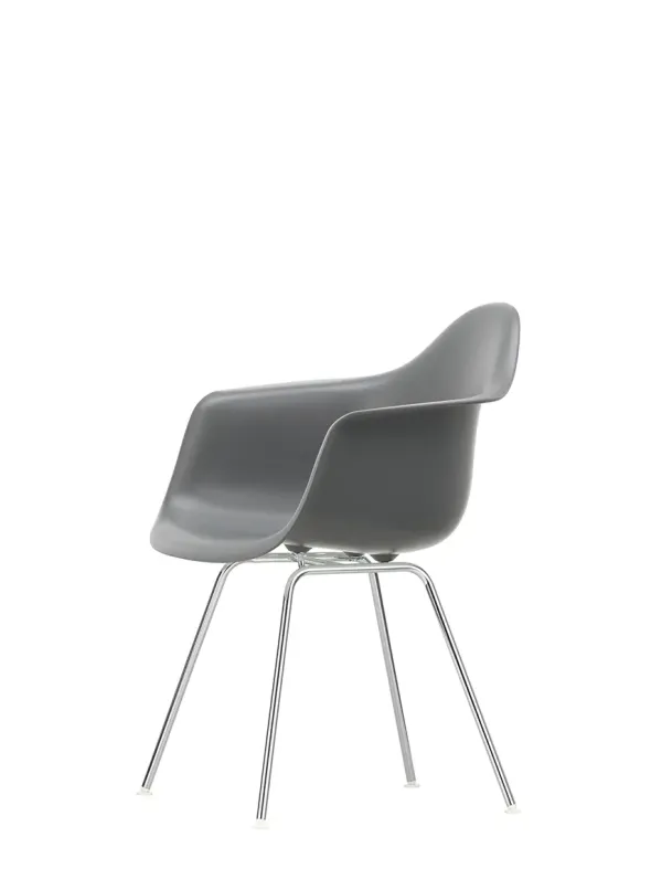 Eames Plastic Armchair DAX, forkromet fra Vitra