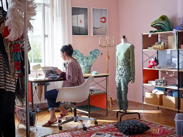 Eames Plastic Armchair PACC fra Vitra