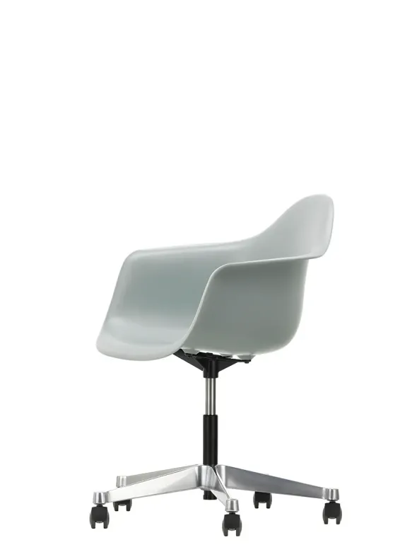 Eames Plastic Armchair PACC fra Vitra
