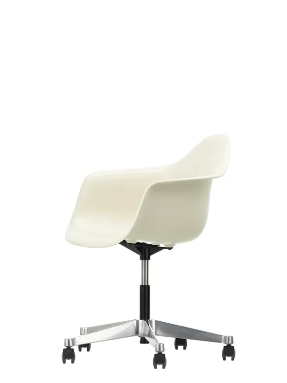 Eames Plastic Armchair PACC fra Vitra