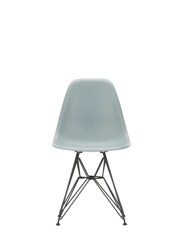 Eames Plastic Side Chair DSR, sort pulverlakeret fra Vitra