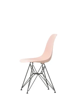 Eames Plastic Side Chair DSR, sort pulverlakeret fra Vitra