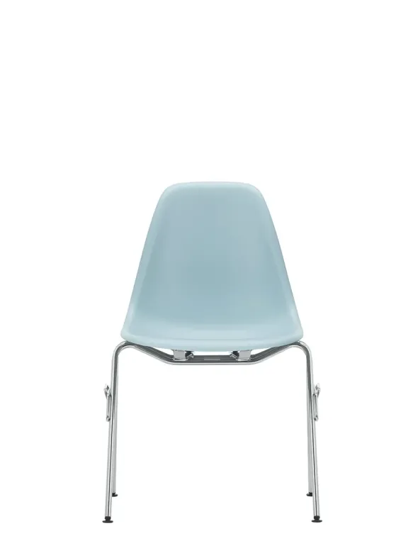 Eames Plastic Side Chair DSS-N, stabelbar fra Vitra