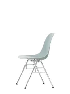 Eames Plastic Side Chair DSS-N, stabelbar fra Vitra
