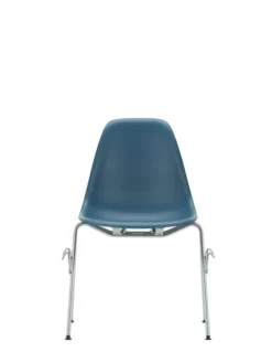 Eames Plastic Side Chair DSS, stabelbar fra Vitra