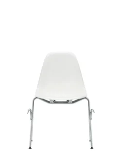 Eames Plastic Side Chair DSS, stabelbar fra Vitra