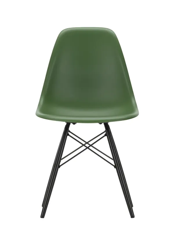 Eames Plastic Side Chair DSW, sortlakeret ahorntræ fra Vitra
