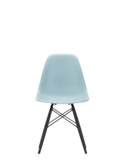 Eames Plastic Side Chair DSW, sortlakeret ahorntræ fra Vitra