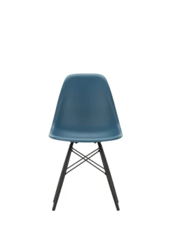 Eames Plastic Side Chair DSW, sortlakeret ahorntræ fra Vitra