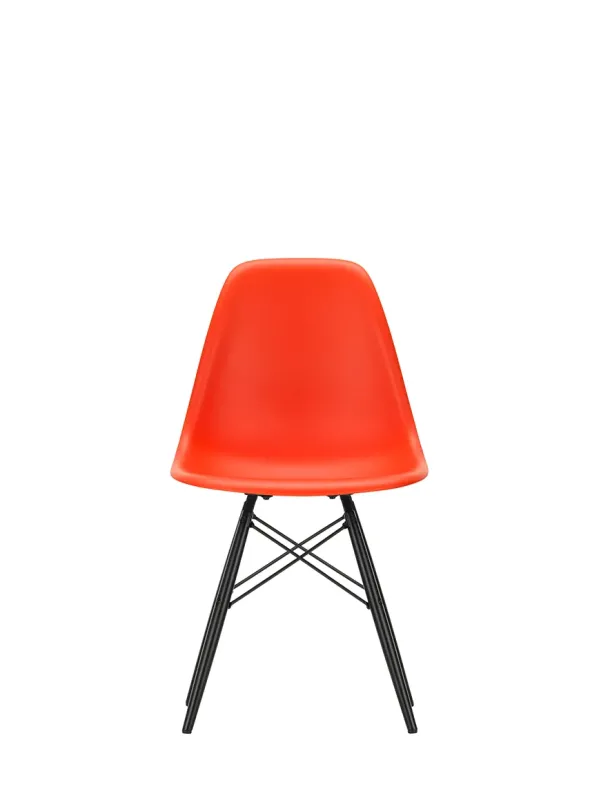 Eames Plastic Side Chair DSW, sortlakeret ahorntræ fra Vitra