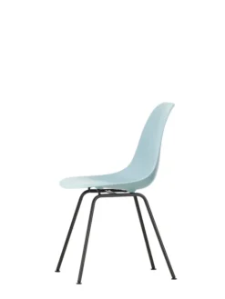 Eames Plastic Side Chair DSX, sort pulverlakeret fra Vitra