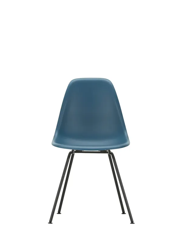 Eames Plastic Side Chair DSX, sort pulverlakeret fra Vitra