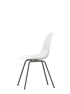 Eames Plastic Side Chair DSX, sort pulverlakeret fra Vitra