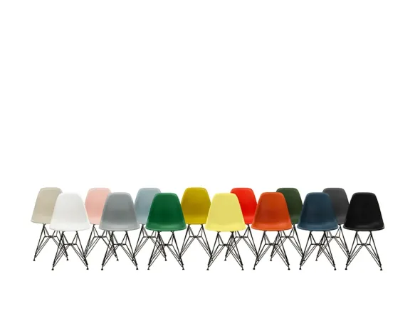 Eames Plastic Side Chair PSCC fra Vitra