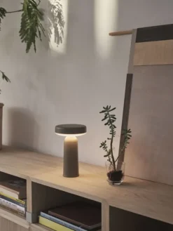 Ease Portable Lamp fra Muuto