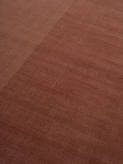 Echo Yano gulvtæppe, Chestnut fra Linie Design