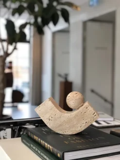 Equi bogstøtte, Travertine fra New Mags