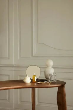Feve Desk fra Ferm Living