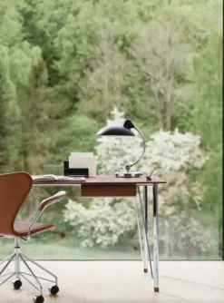 FH3605™ Skrivebord m. Skuffe af Arne Jacobsen