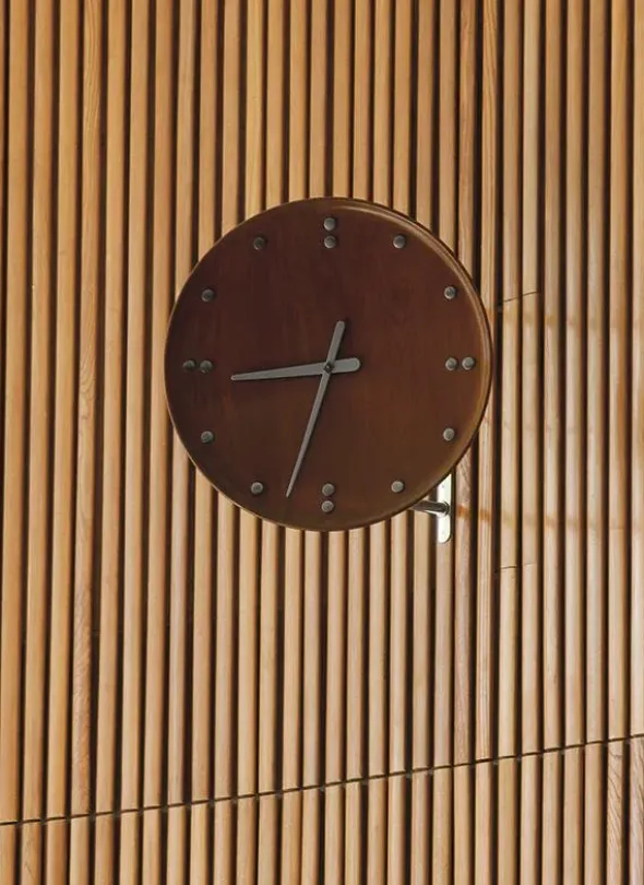 FJ Clock af Finn Juhl