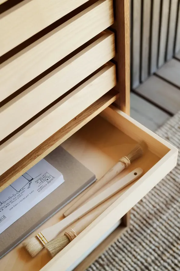 FK63 Reol med bakker, oprejst fra Carl Hansen & Søn