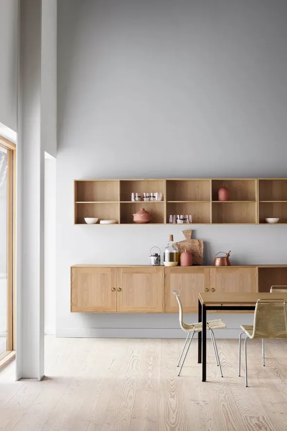 FK63 Reol med hylde og bakker fra Carl Hansen & Søn