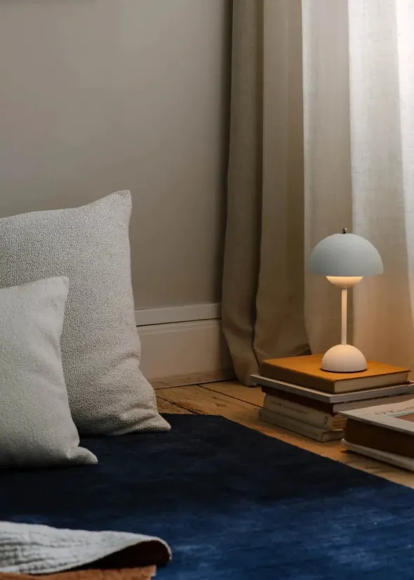 Flowerpot VP9 portable bordlampe af Verner Panton