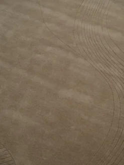 Fluid Arc gulvtæppe, Earth fra Linie Design