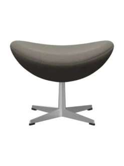 3127 Fodskammel til Ægget af Arne Jacobsen stofgr. 1