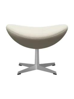 3127 Fodskammel til Ægget af Arne Jacobsen stofgr. 2