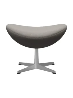 3127 Fodskammel til Ægget af Arne Jacobsen stofgr. 2