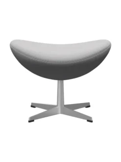 3127 Fodskammel til Ægget af Arne Jacobsen stofgr. 2