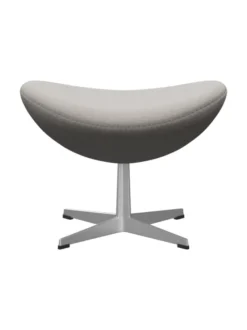 3127 Fodskammel til Ægget af Arne Jacobsen stofgr. 2