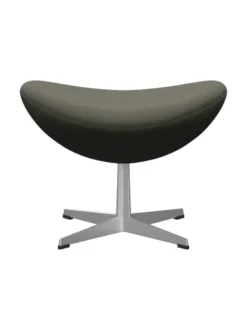 3127 Fodskammel til Ægget af Arne Jacobsen stofgr. 2