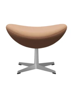3127 Fodskammel til Ægget af Arne Jacobsen stofgr. 2