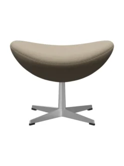 3127 Fodskammel til Ægget af Arne Jacobsen stofgr. 2
