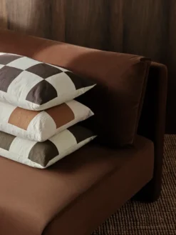 Fold Patchwork Cushion fra Ferm Living