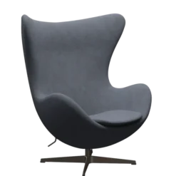 3316 Ægget loungestol, stel i brown bronze af Arne Jacobsen