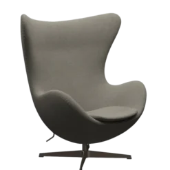 3316 Ægget loungestol, stel i brown bronze af Arne Jacobsen