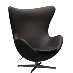 3316 Ægget loungestol, stel i sort af Arne Jacobsen
